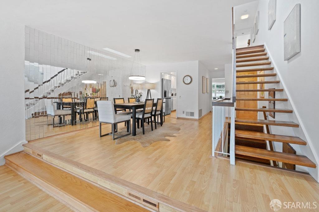 30 Topaz Way