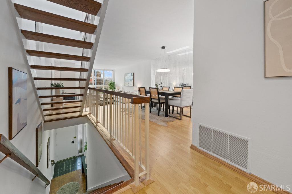 30 Topaz Way
