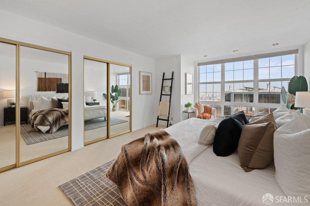 30 Topaz Way