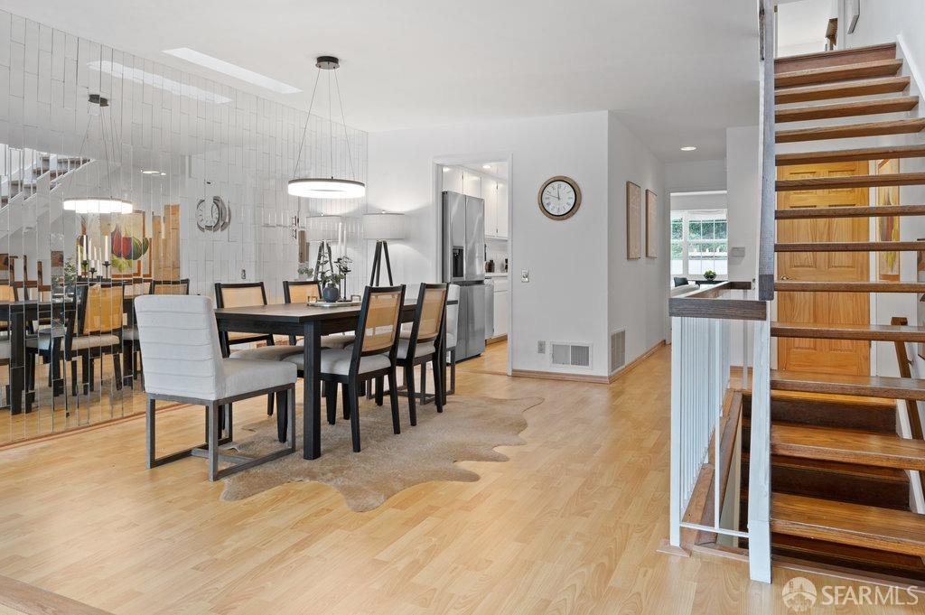 30 Topaz Way
