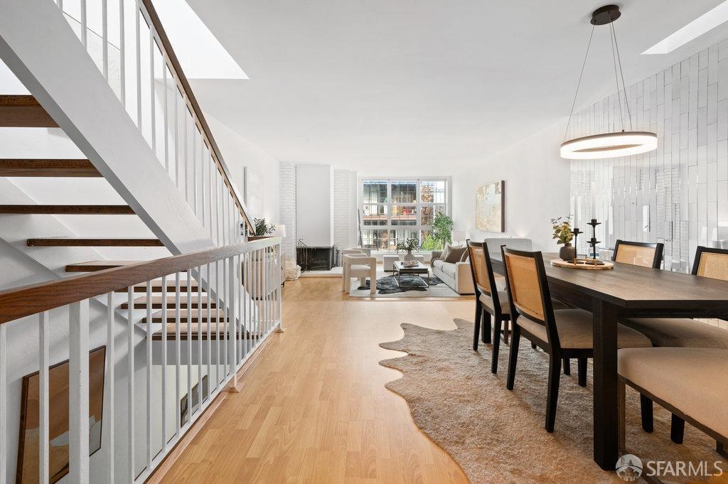 30 Topaz Way