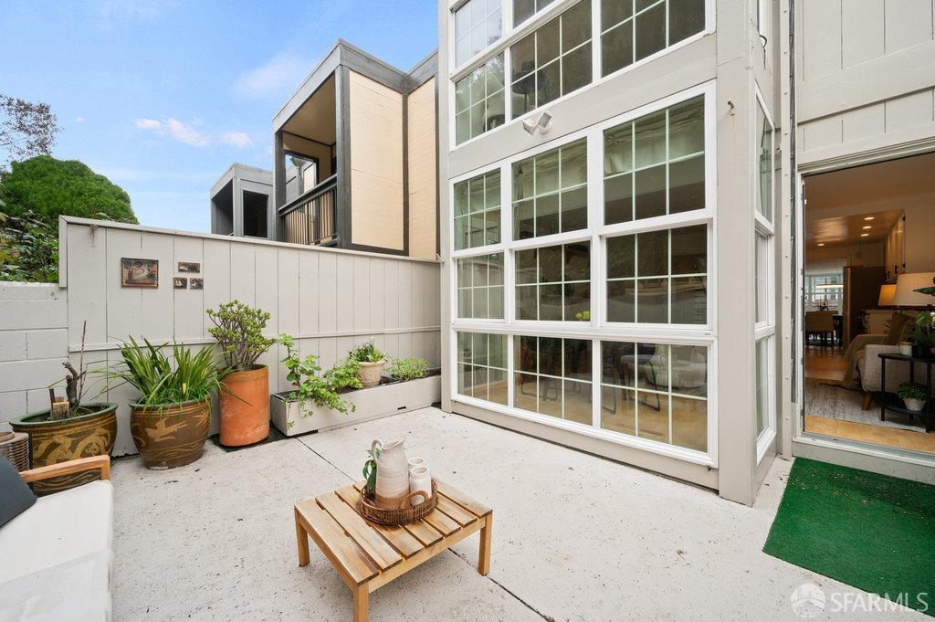 30 Topaz Way