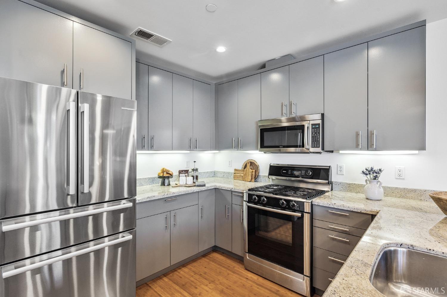 2889 24th Street Unit: 7