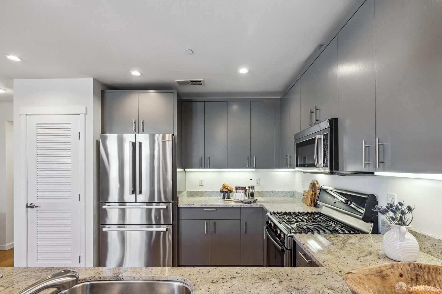 2889 24th Street Unit: 7