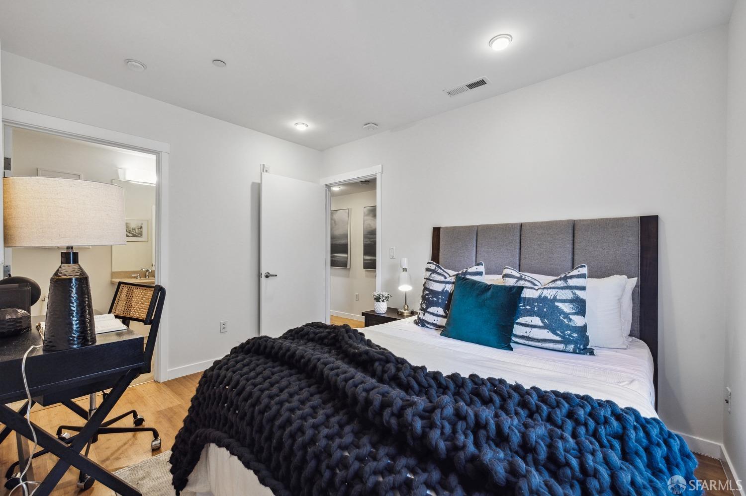2889 24th Street Unit: 7