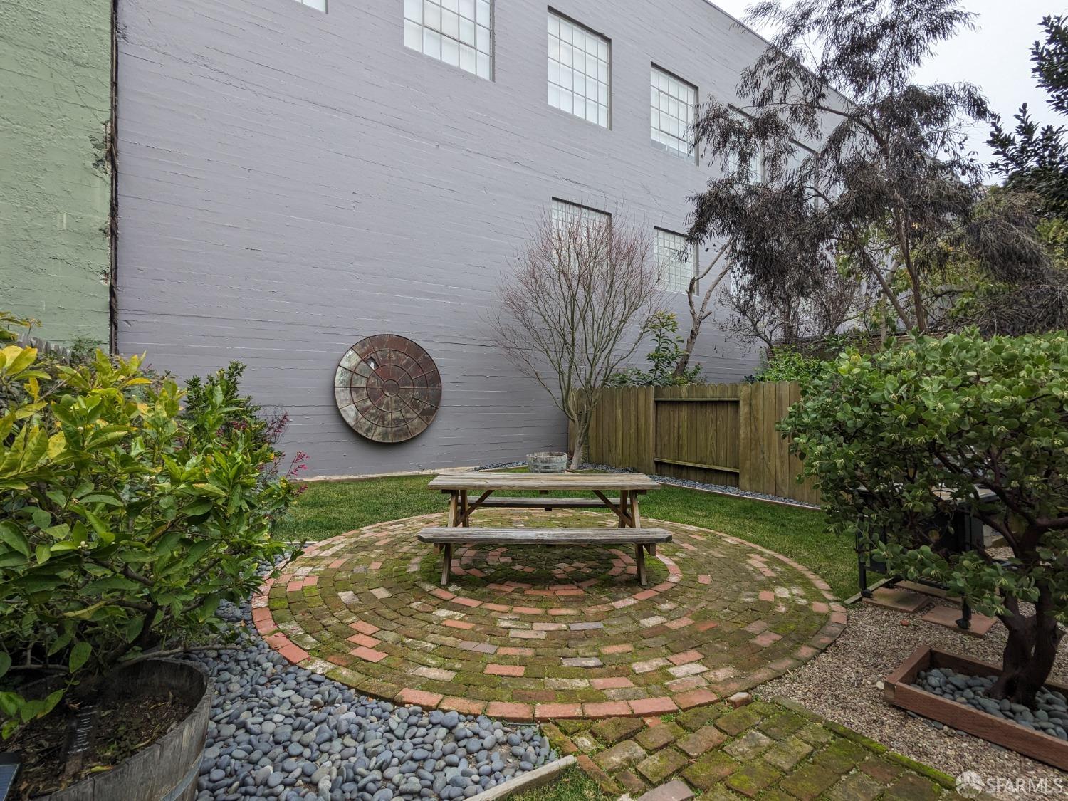 645 Hampshire Street