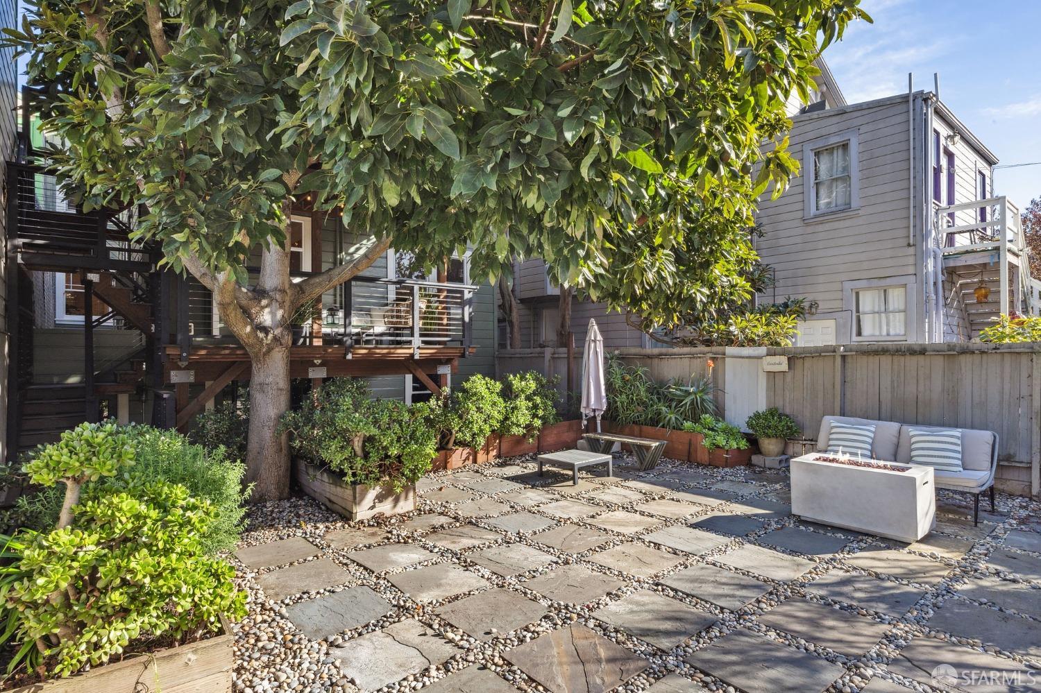 2748 Harrison Street