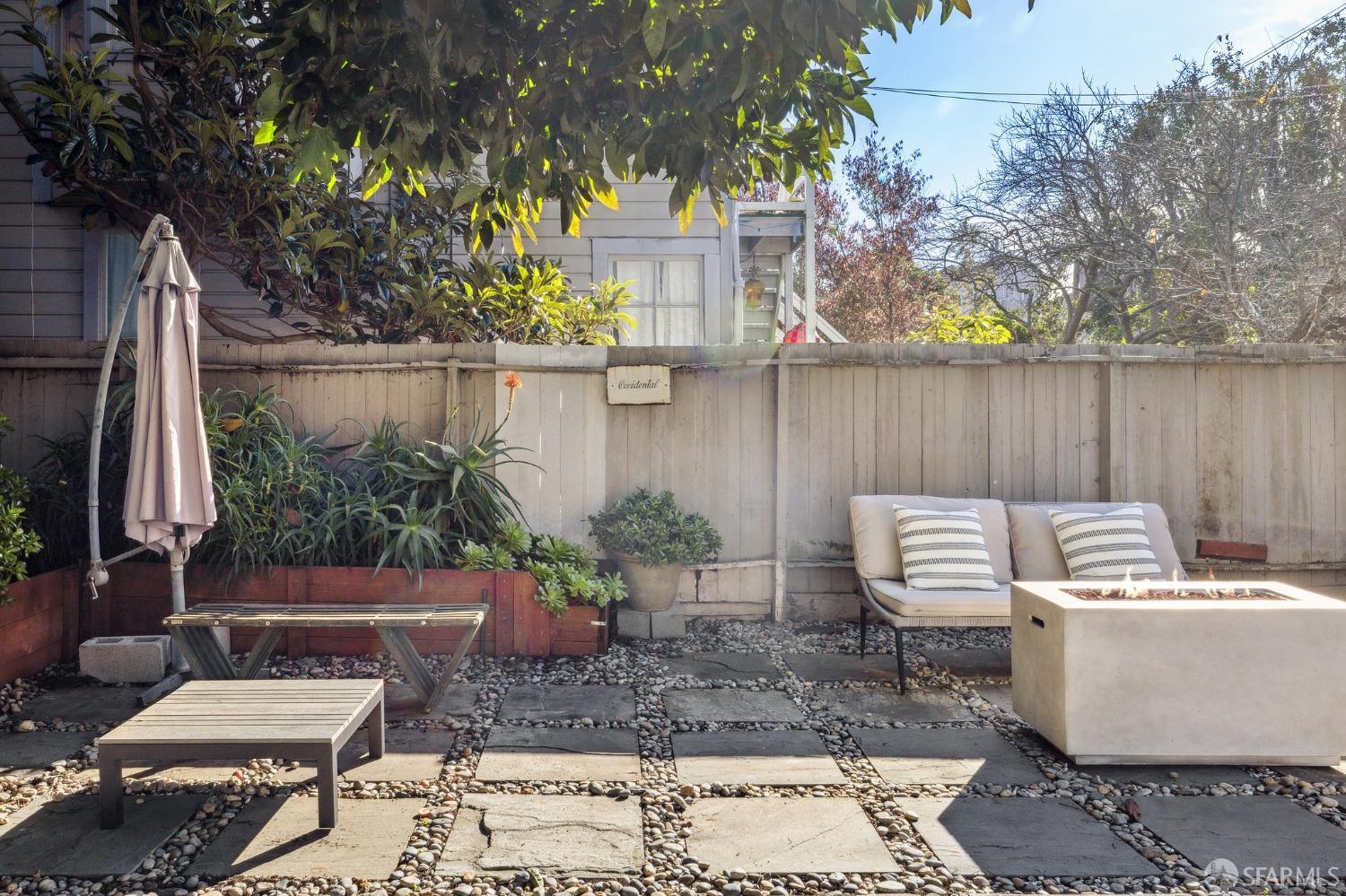 2748 Harrison Street
