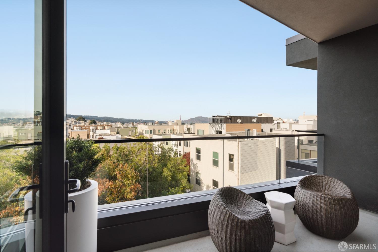 2525 Van Ness Avenue Unit: 403