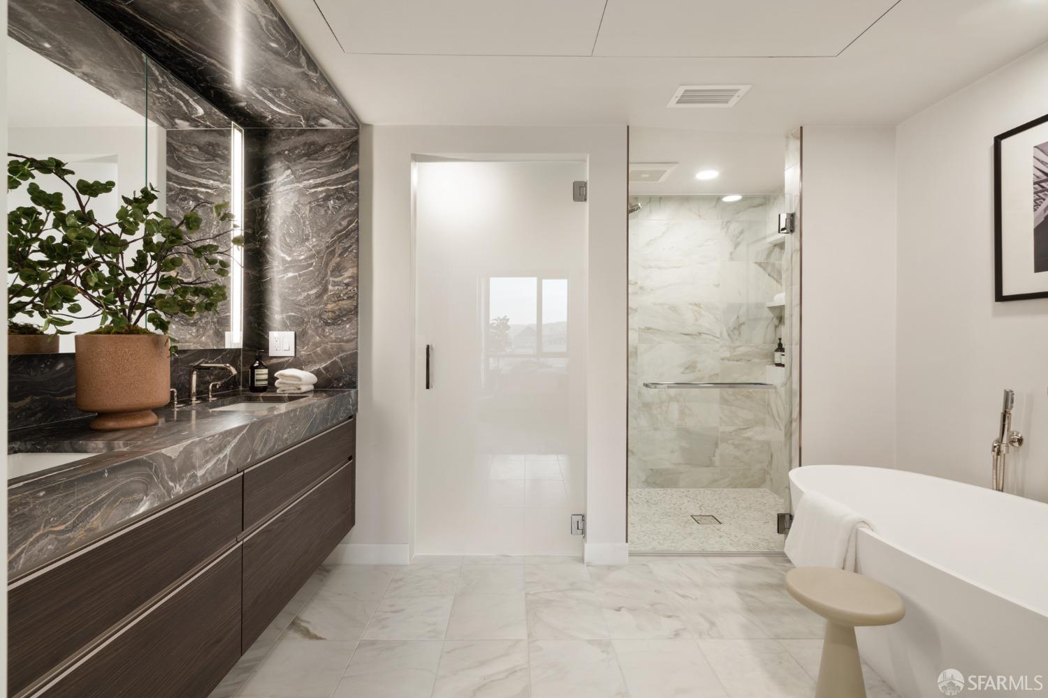 2525 Van Ness Avenue Unit: 403
