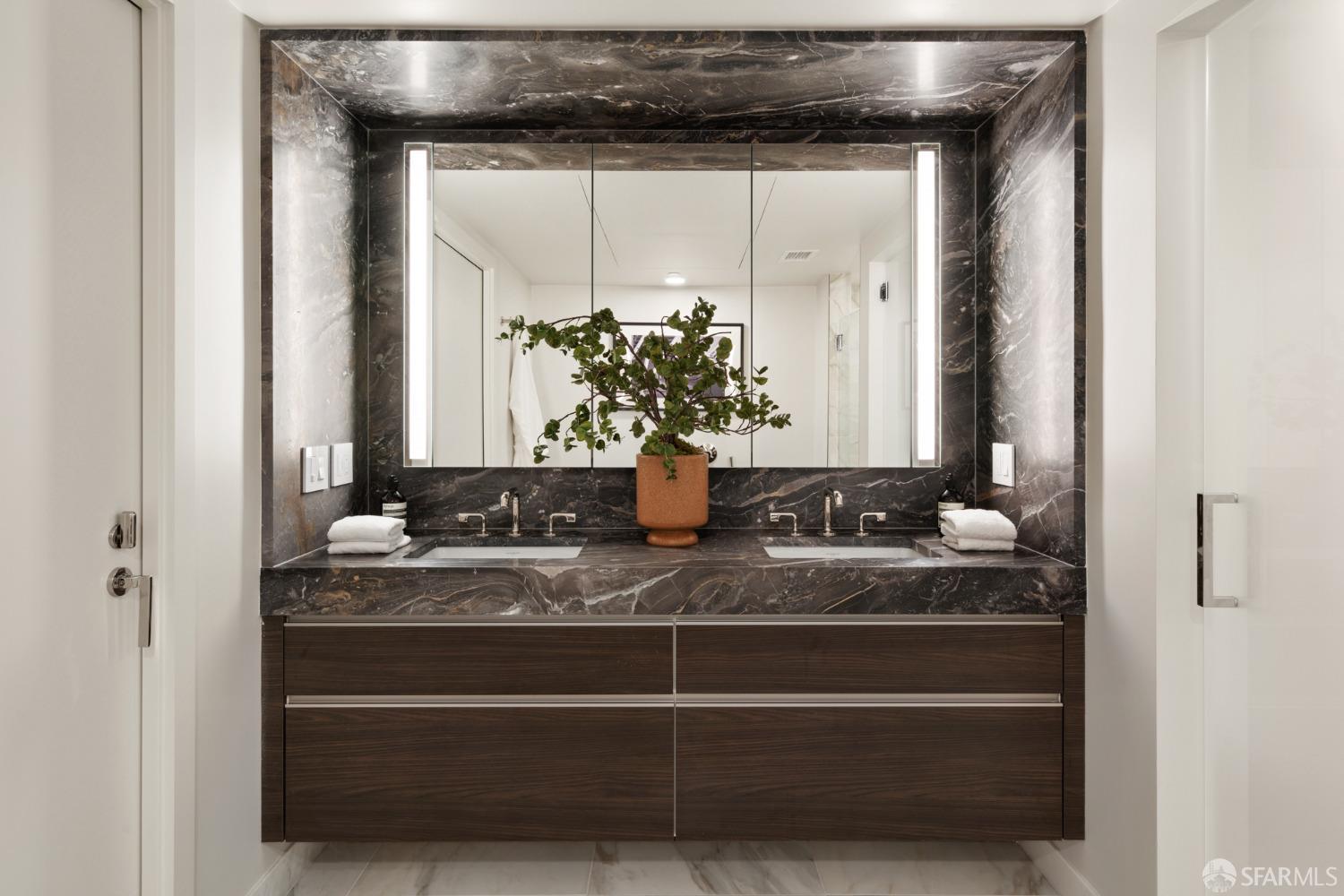 2525 Van Ness Avenue Unit: 403