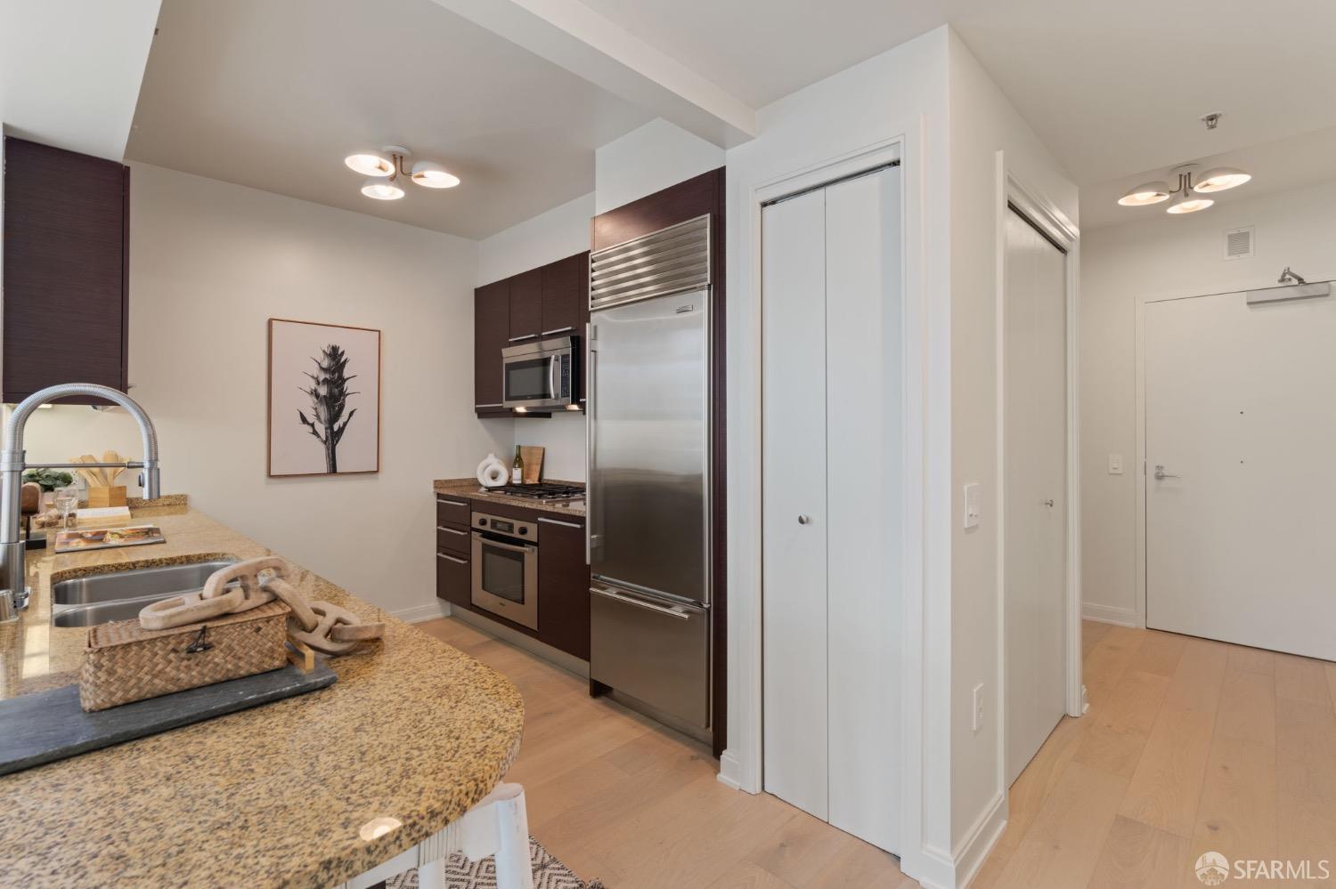 425 1st Street # 1407