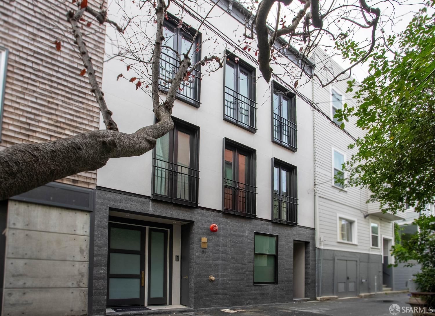 31 Aladdin Terrace