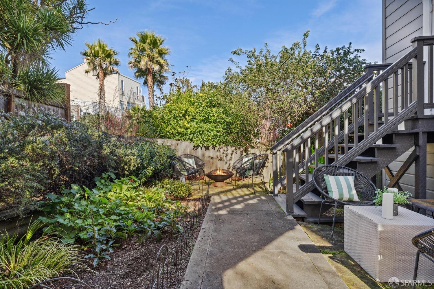 246 Caselli Avenue