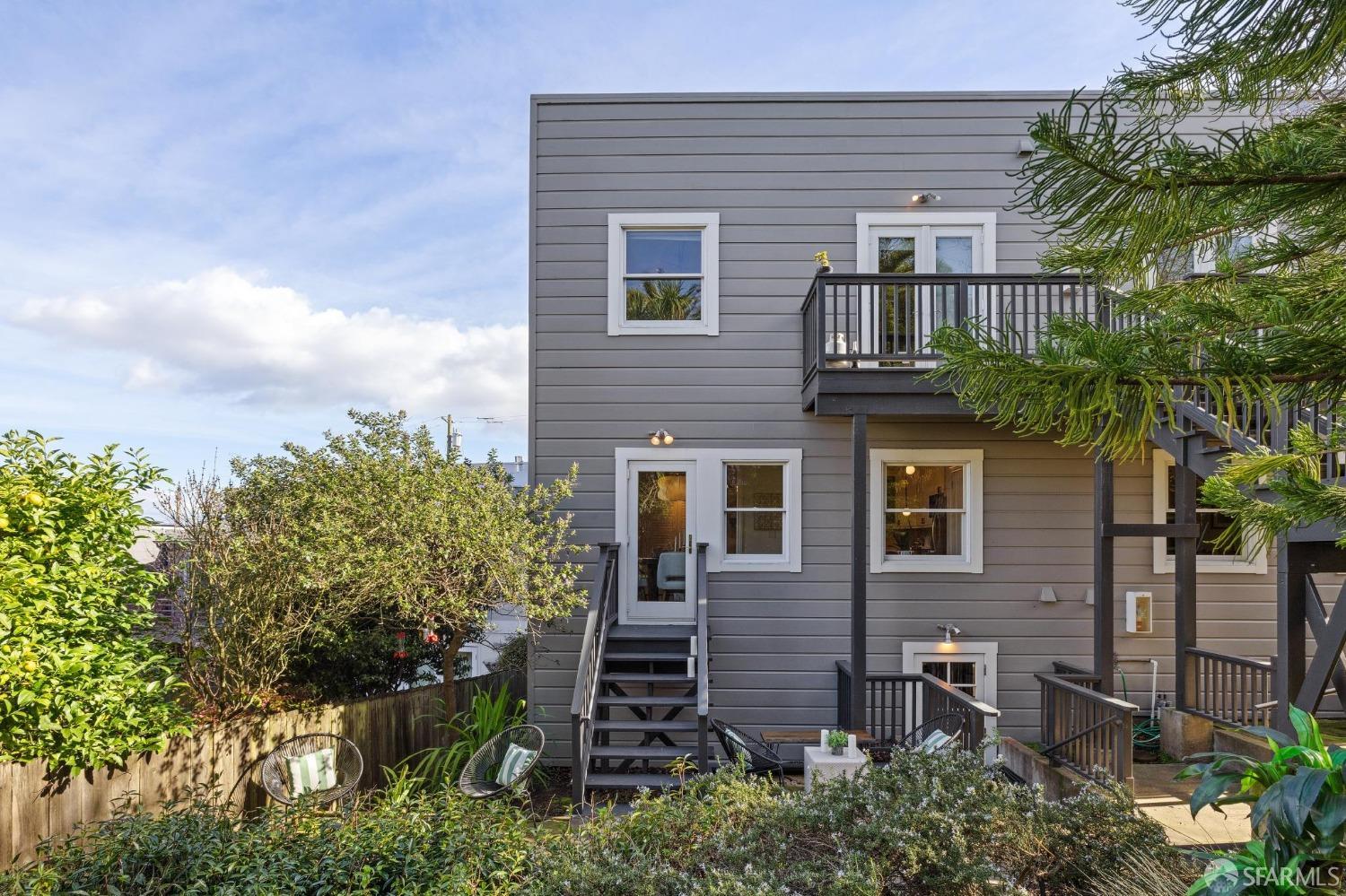 246 Caselli Avenue