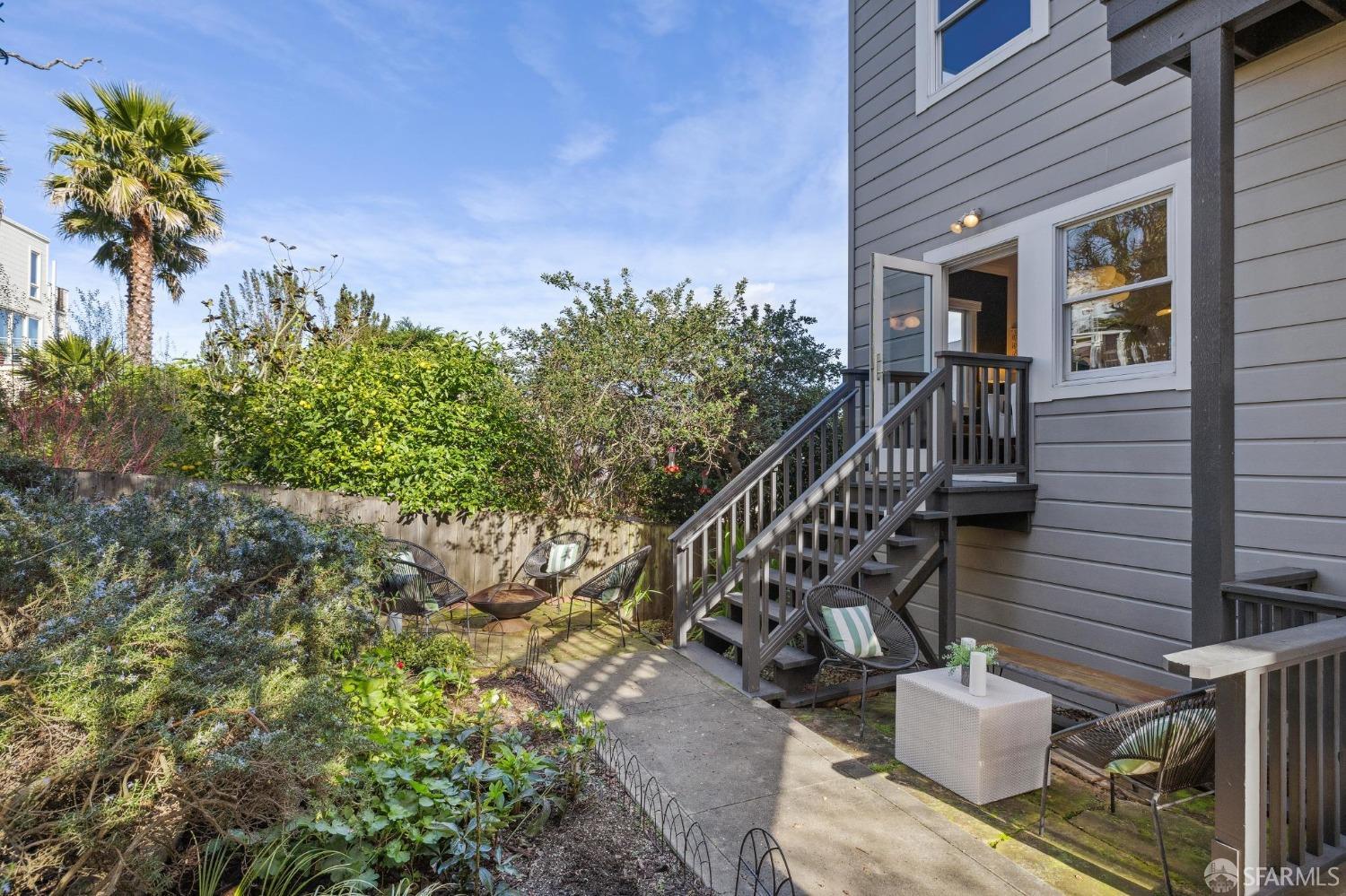 246 Caselli Avenue