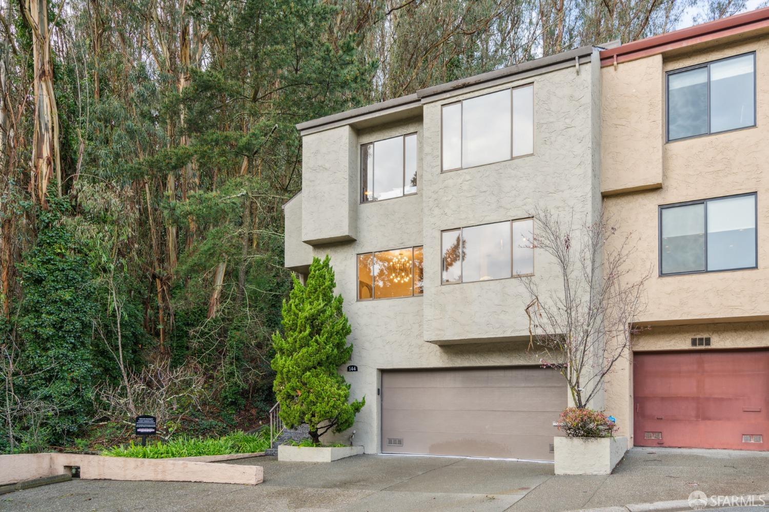 144 Galewood Circle