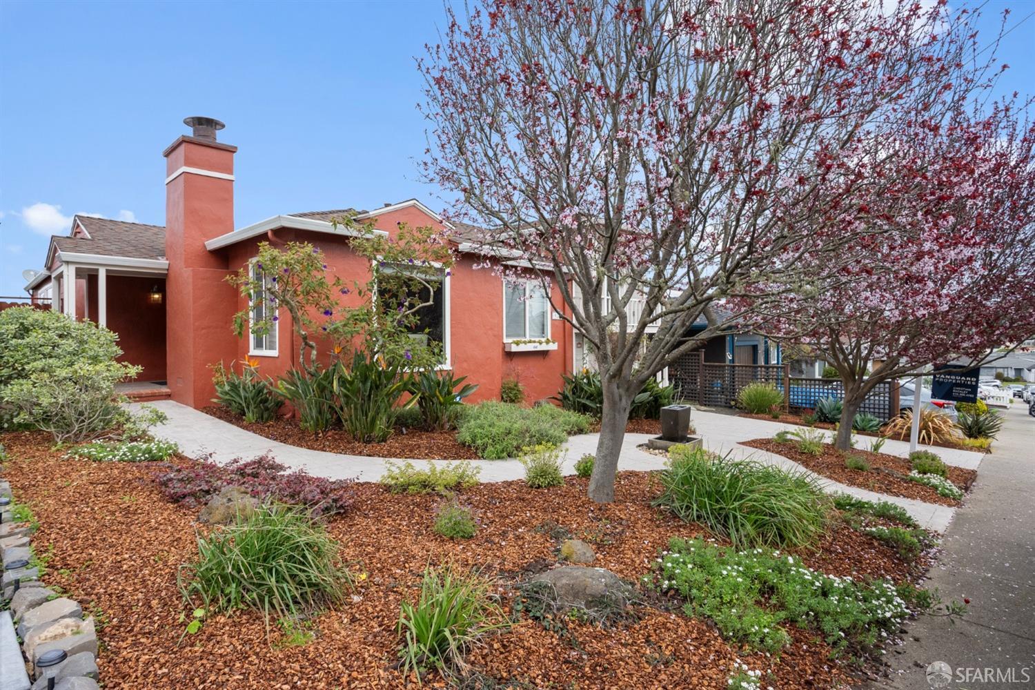 928 Foothill Drive