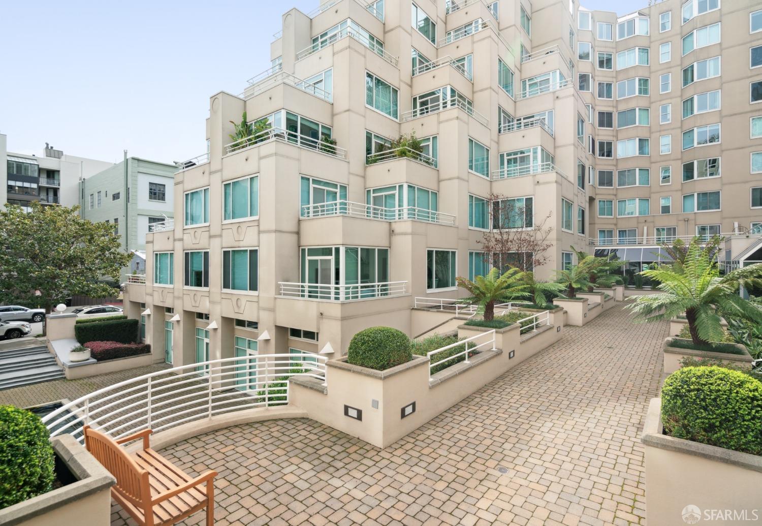 111 Chestnut Street # 905