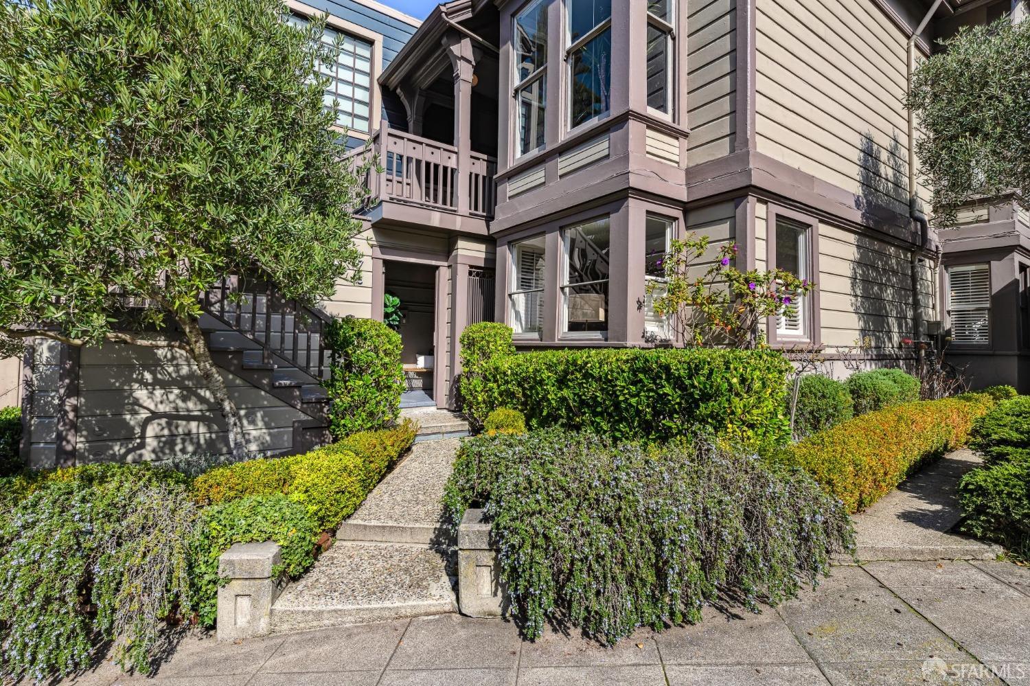 15 Buena Vista E Avenue