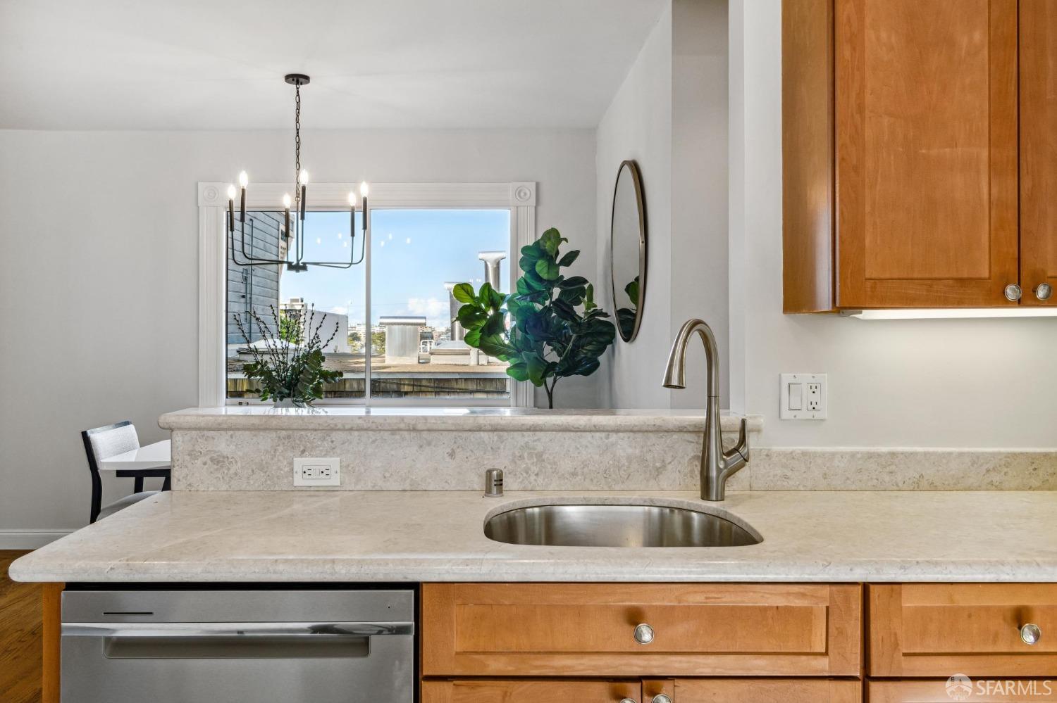 15 Buena Vista E Avenue