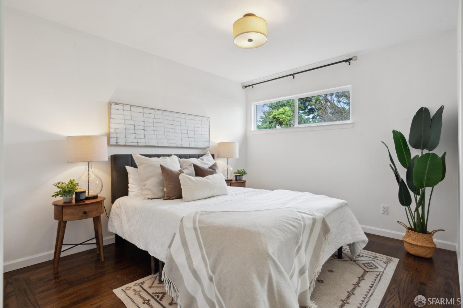 851 Dwight Crescent