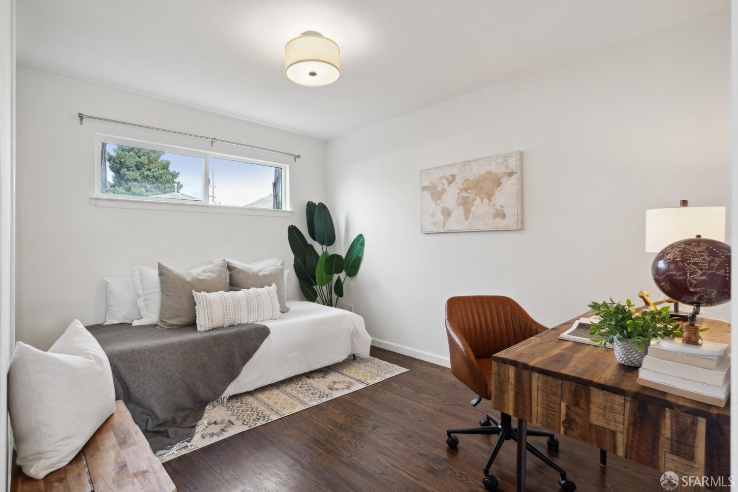851 Dwight Crescent