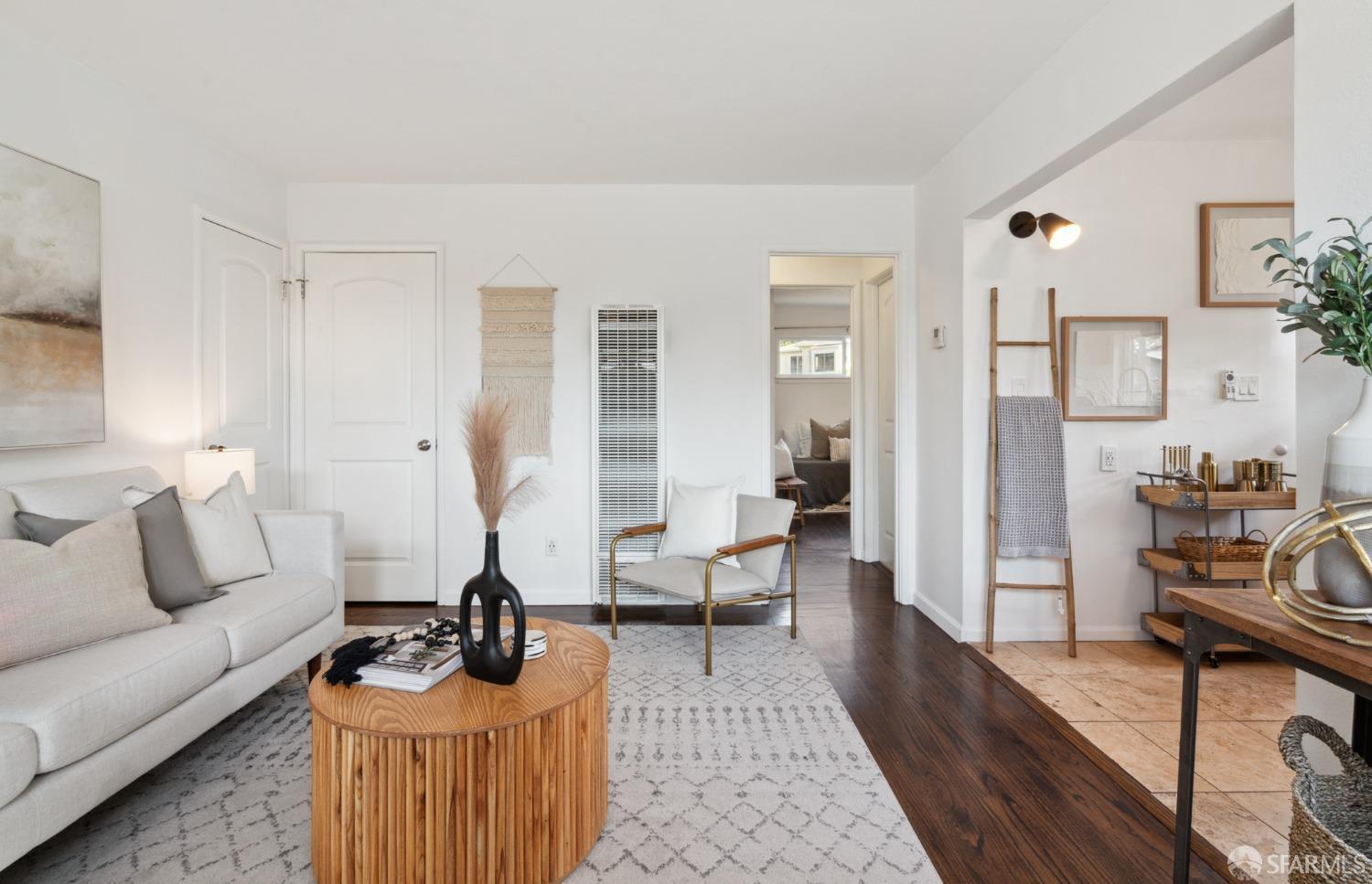 851 Dwight Crescent