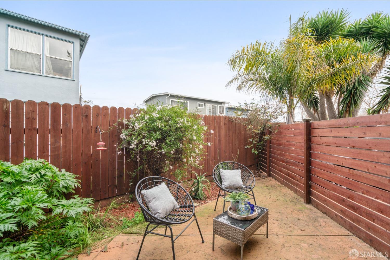851 Dwight Crescent