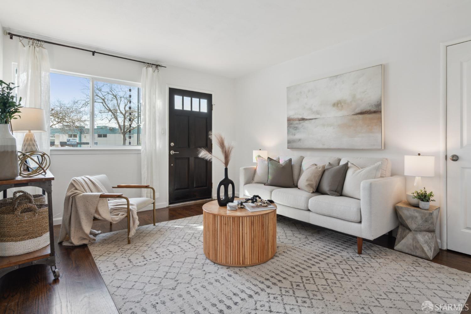 851 Dwight Crescent