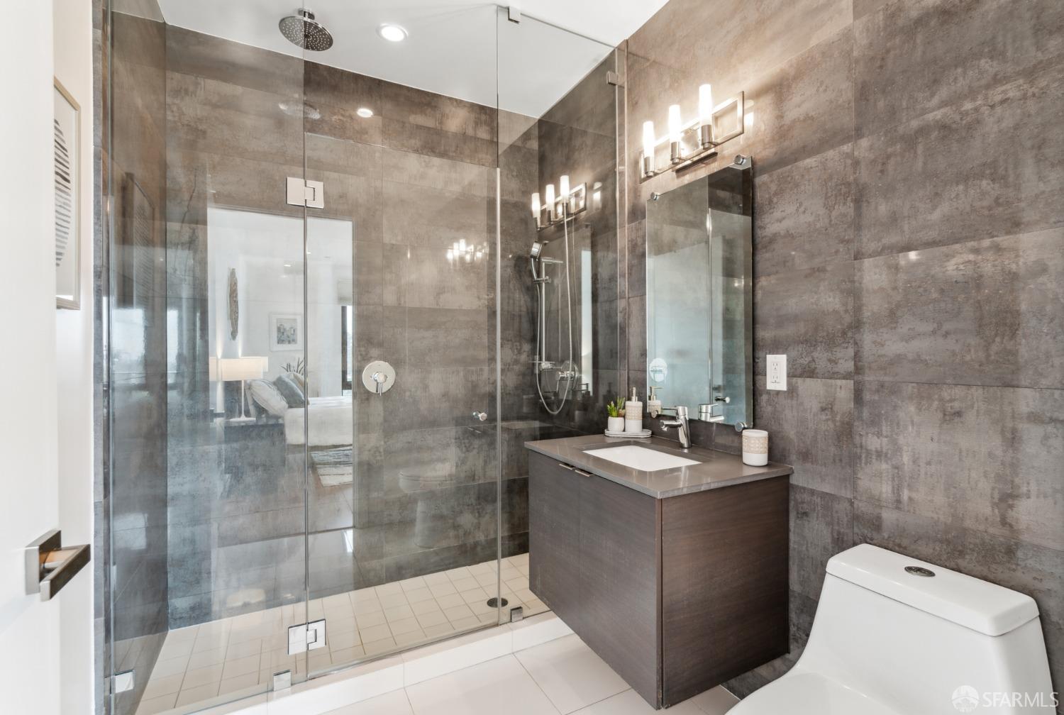 2200 Market Street # 404
