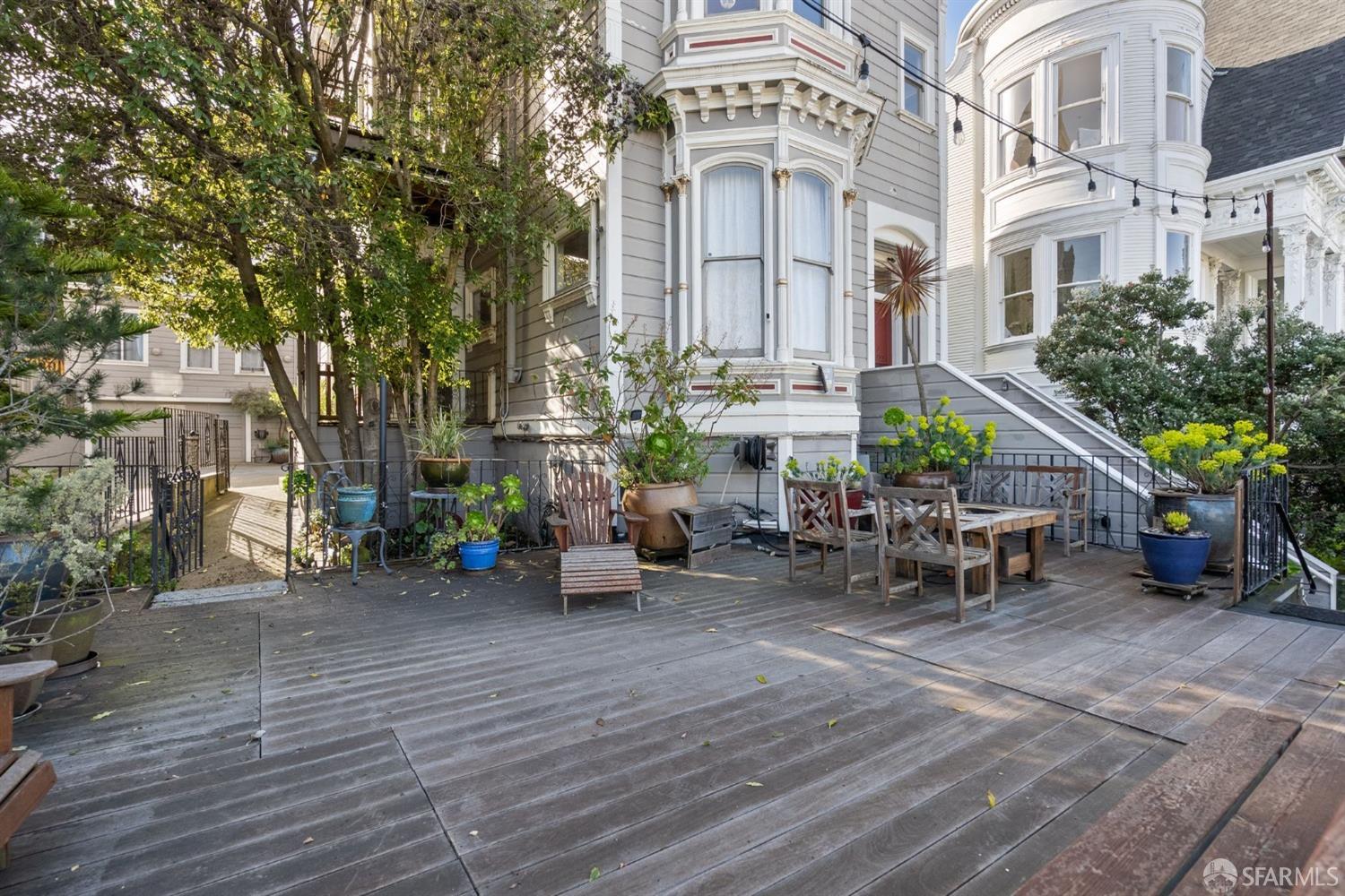 1035 Divisadero Street