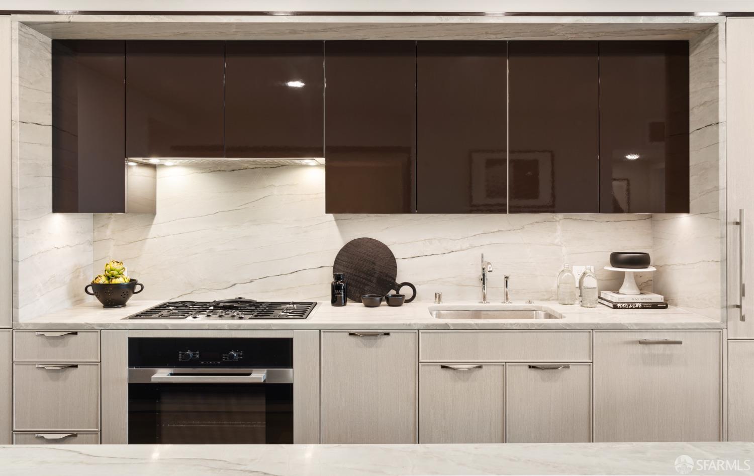 2525 Van Ness Avenue # 302