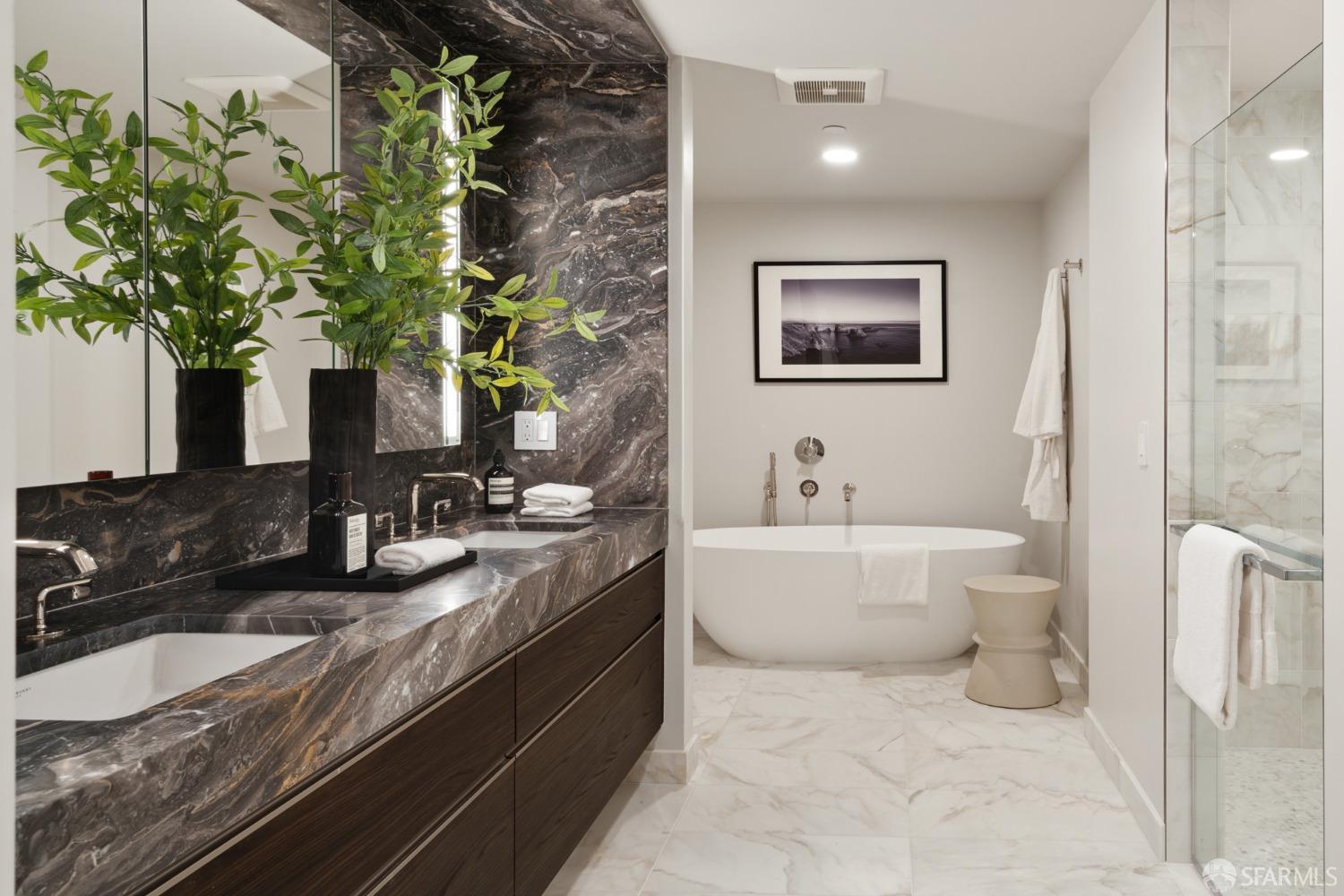 2525 Van Ness Avenue # 302