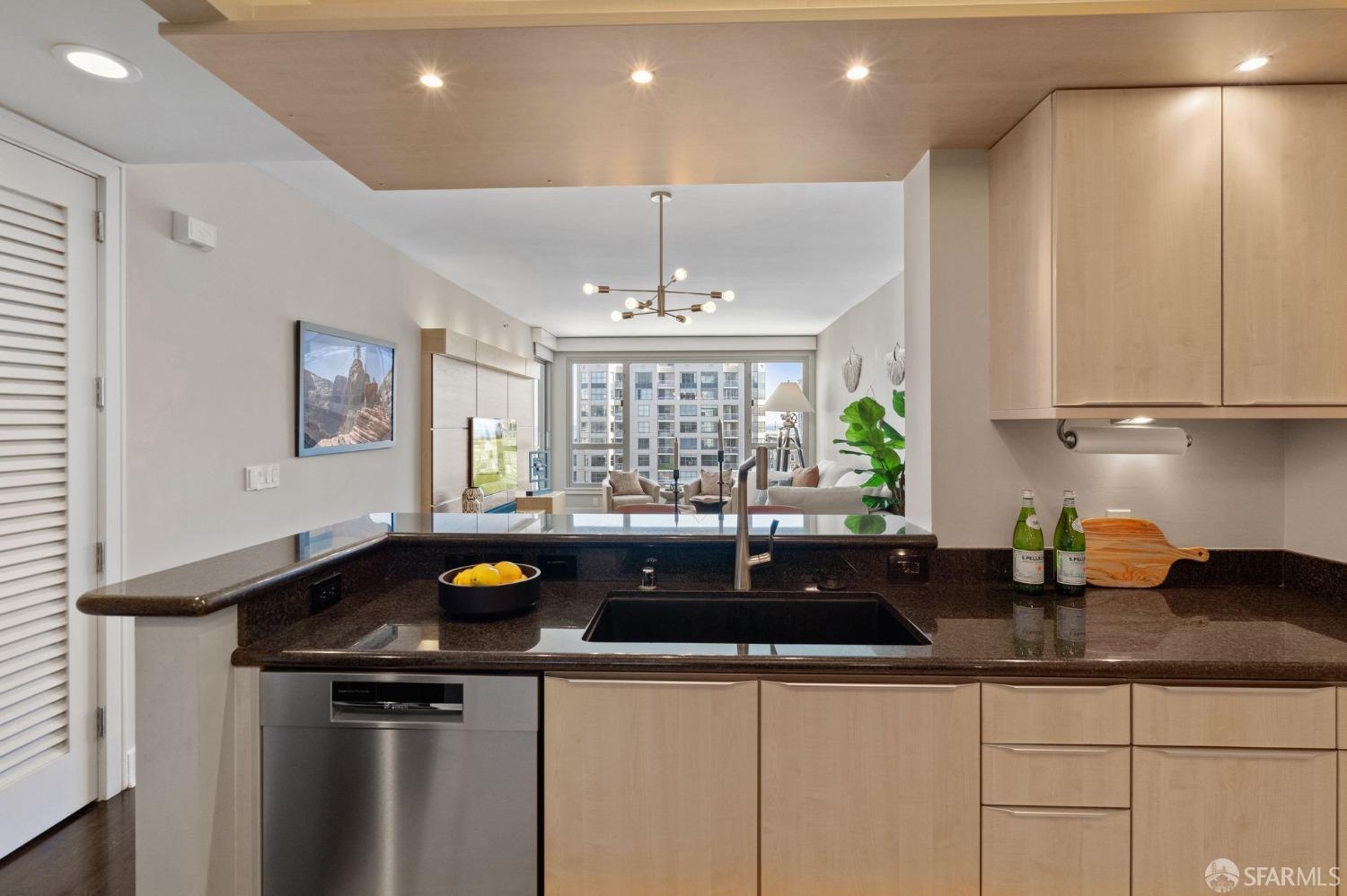 239 Brannan Street # 8G