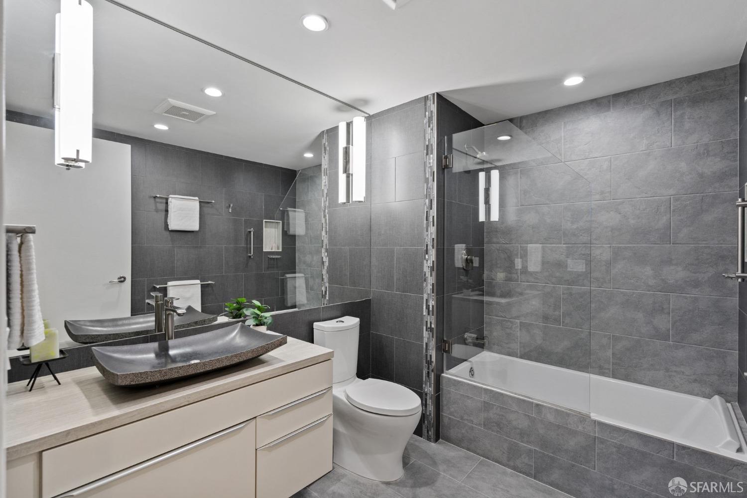 239 Brannan Street # 8G