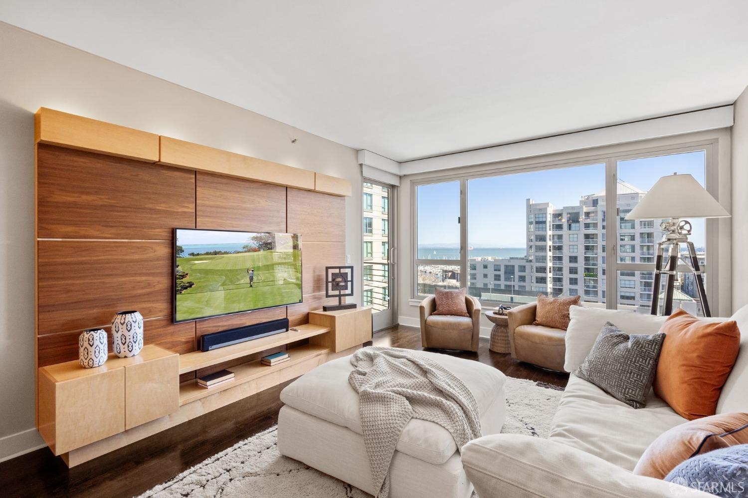 239 Brannan Street # 8G