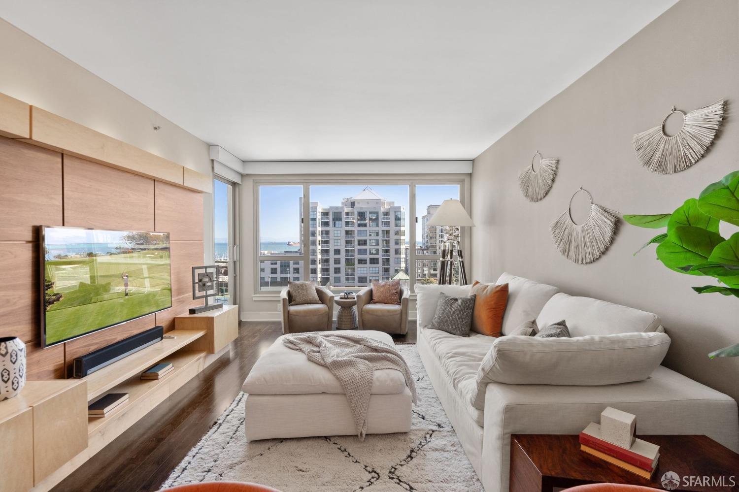 239 Brannan Street # 8G