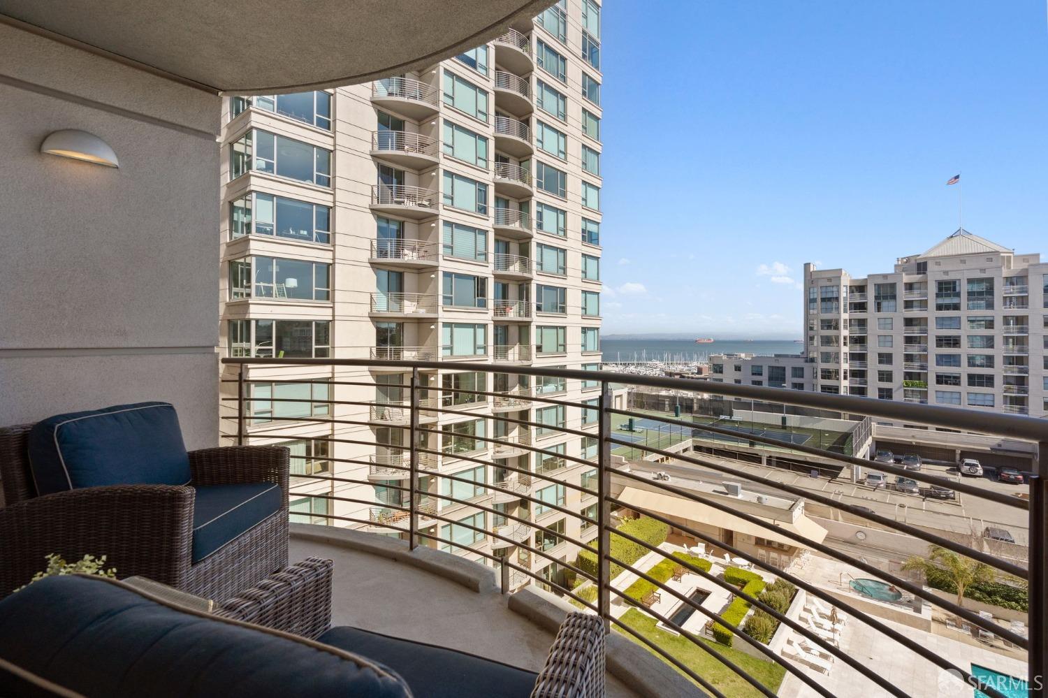 239 Brannan Street # 8G
