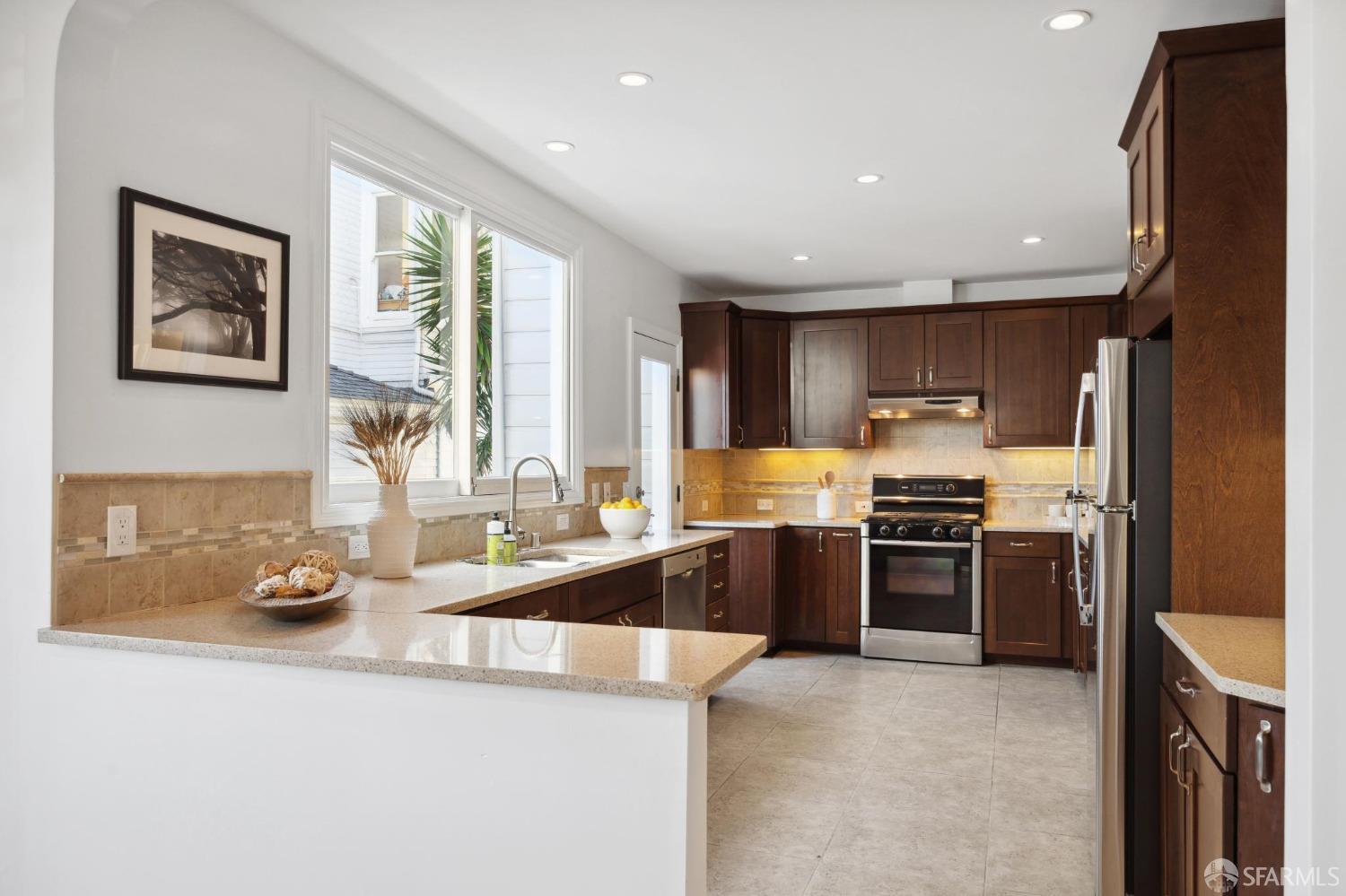25 Caselli Avenue