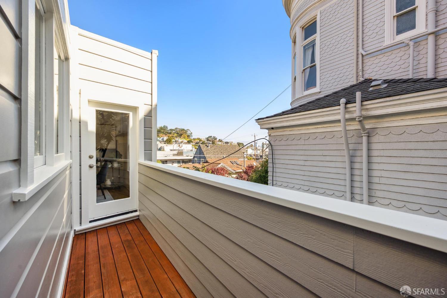 25 Caselli Avenue