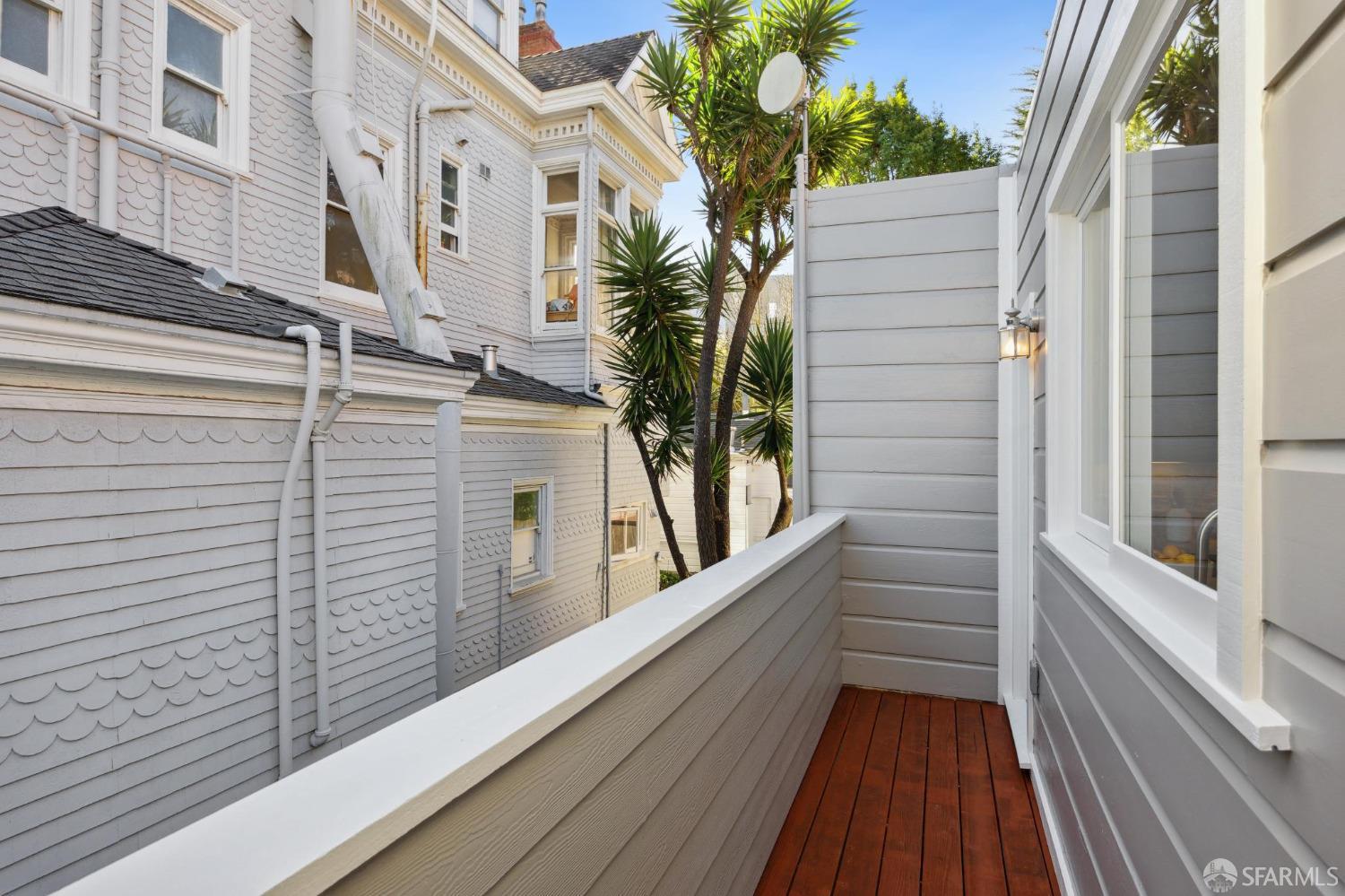25 Caselli Avenue