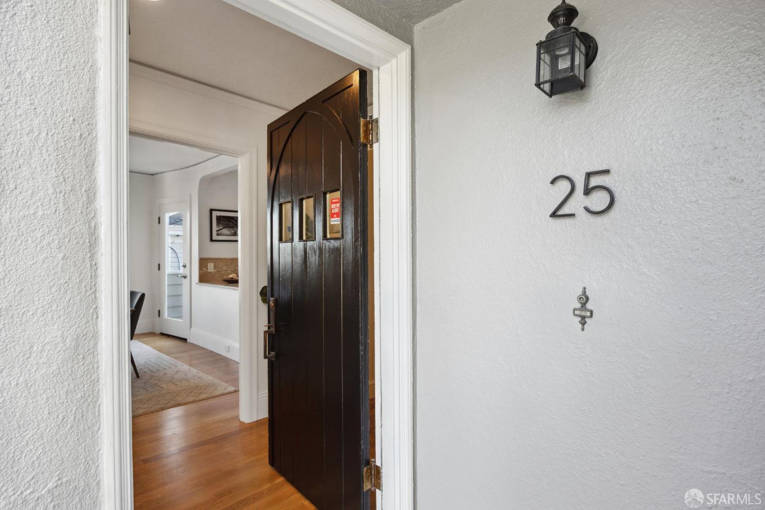 25 Caselli Avenue