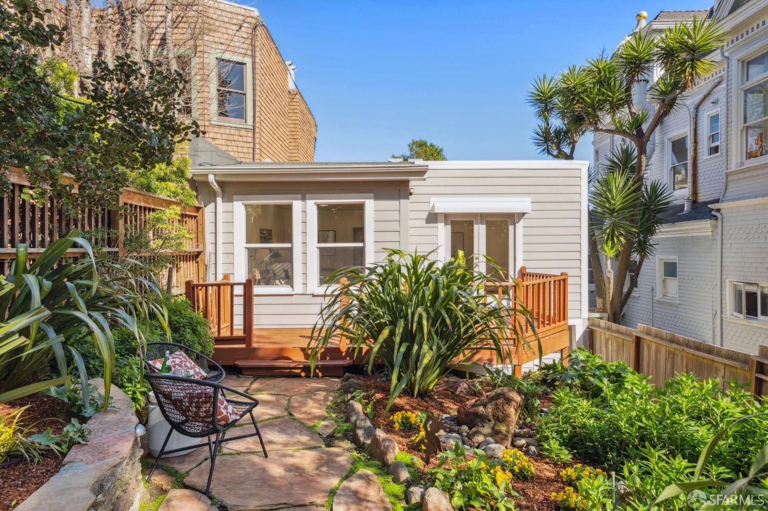 25 Caselli Avenue