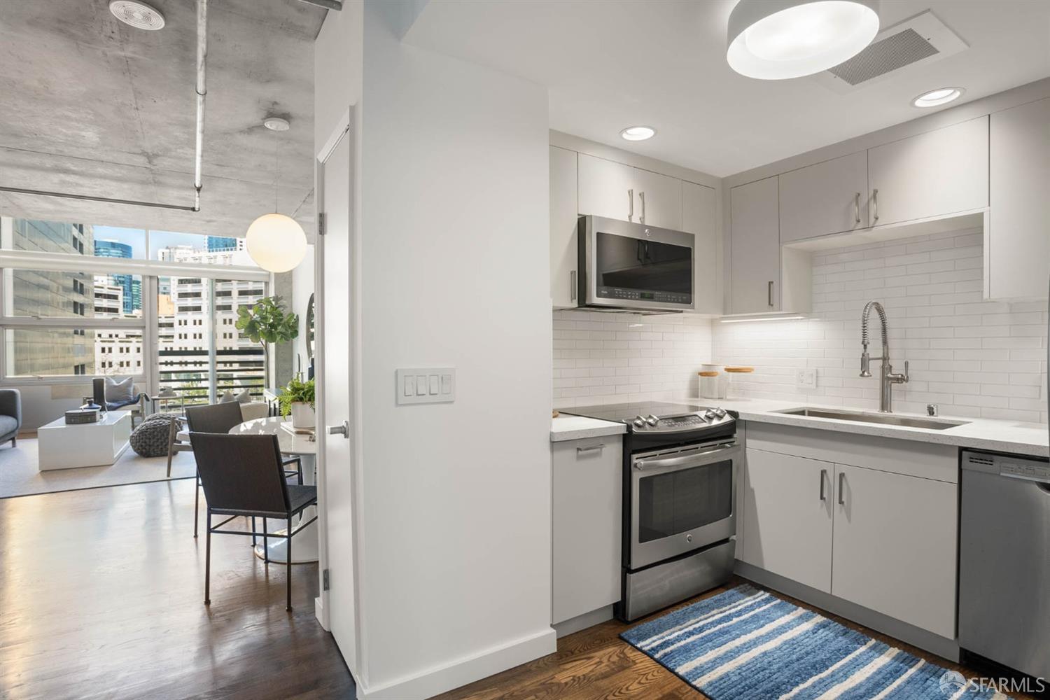 77 Dow Place # 500