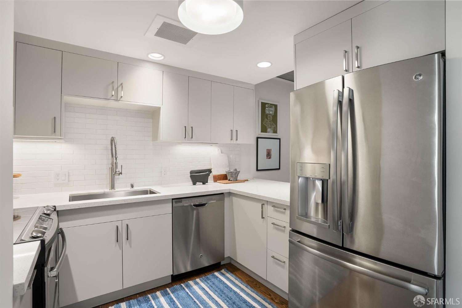 77 Dow Place # 500