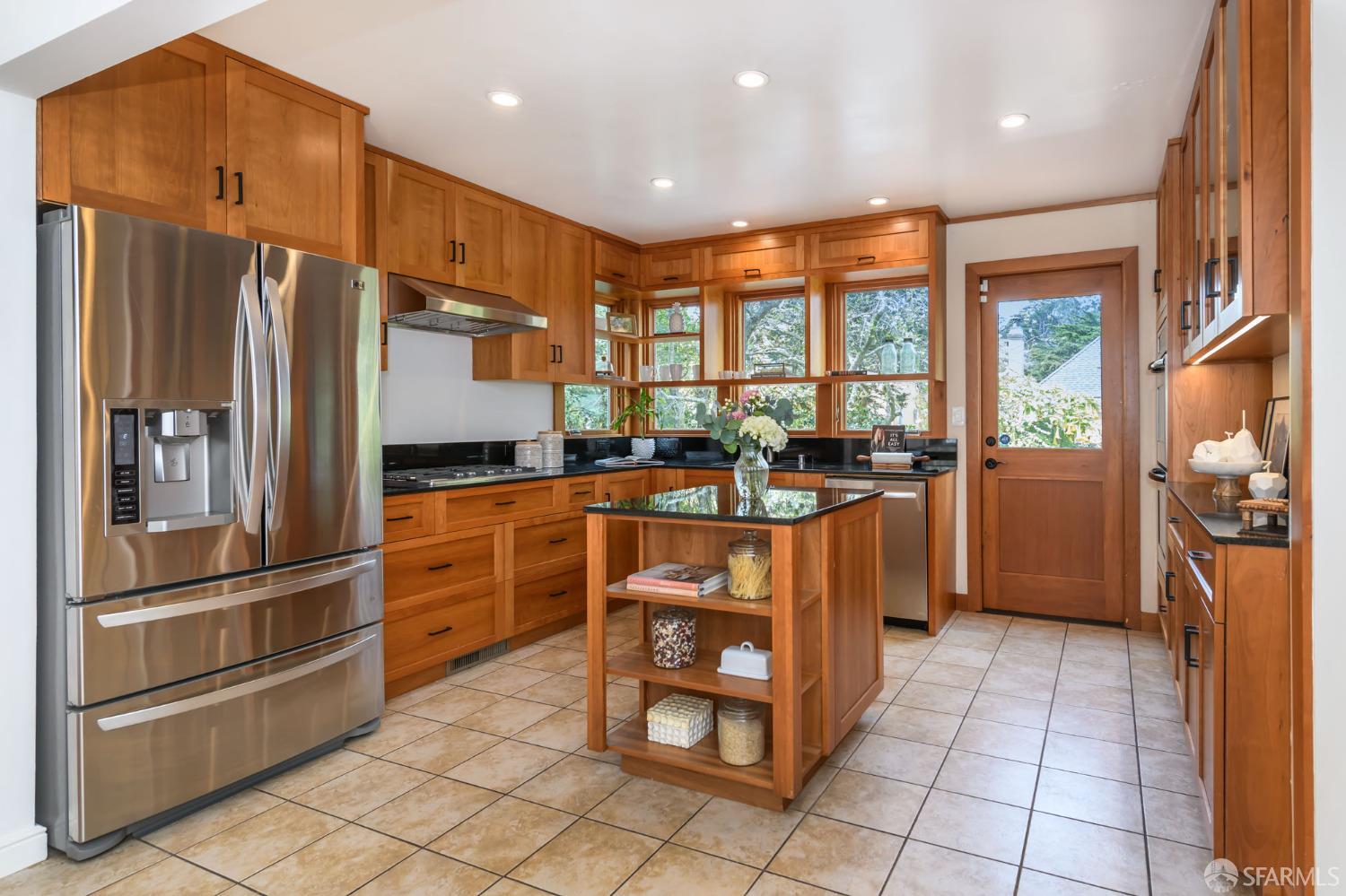 130 Vasquez Avenue