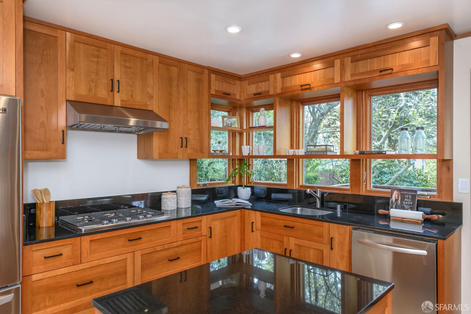 130 Vasquez Avenue