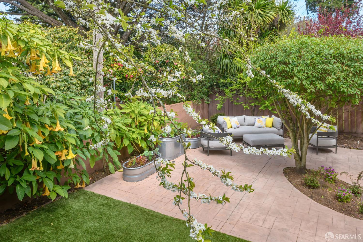 130 Vasquez Avenue