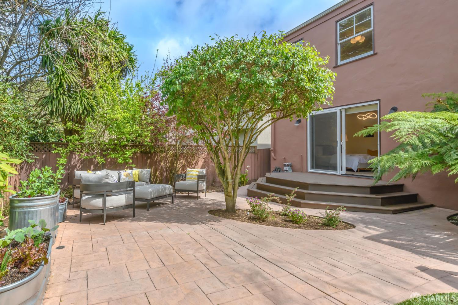 130 Vasquez Avenue